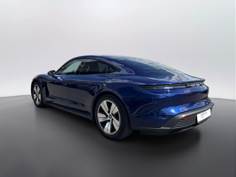 Porsche Taycan 4S - fotka 3 z 30