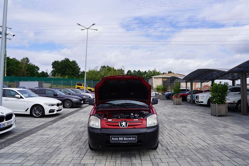 Peugeot Partner 1.4i, ČR, 5 míst - fotka 9 z 26