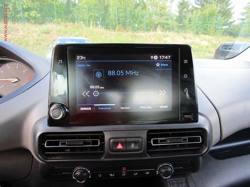 Peugeot Rifter (2020) 1.2T, 2.maj,ČR, Výhř.sed - fotka 16 z 18