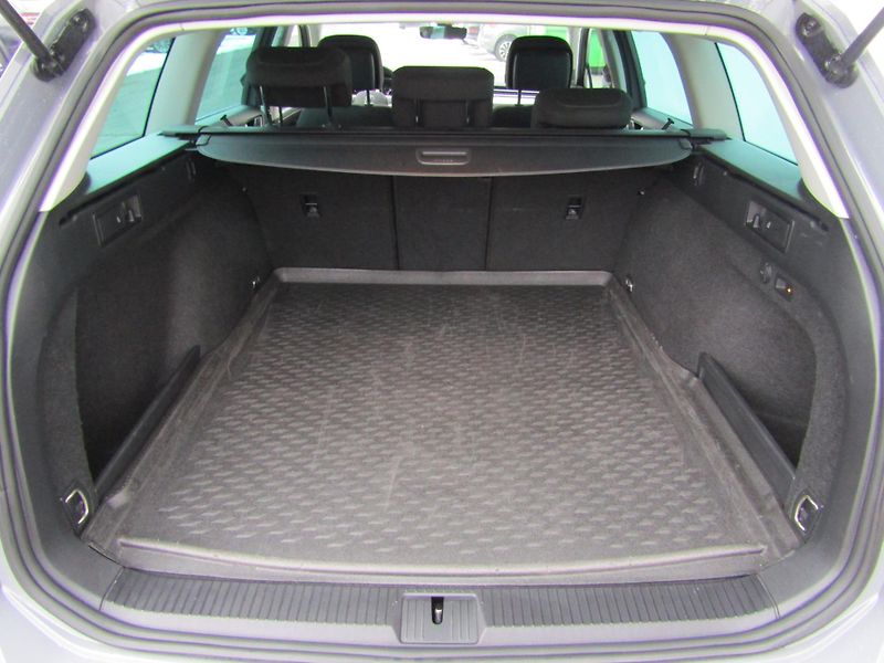 Volkswagen Passat Business 2.0 TDI 110KW DSG Var - fotka 15 z 30