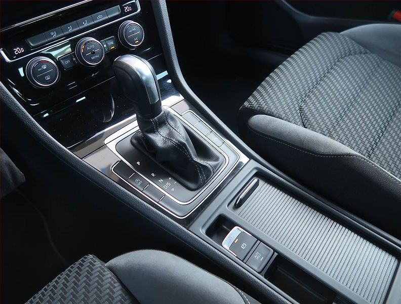 Volkswagen Golf (2020) R-Line 1.5 TSI, Automat, Kůže - fotka 13 z 20