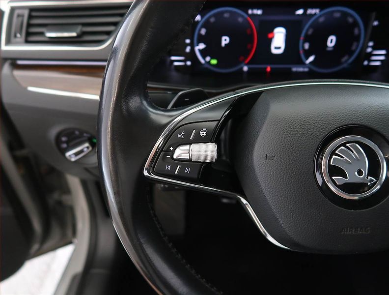 Škoda Superb (2022) Scout 2.0 TDI, Scout - fotka 23 z 29