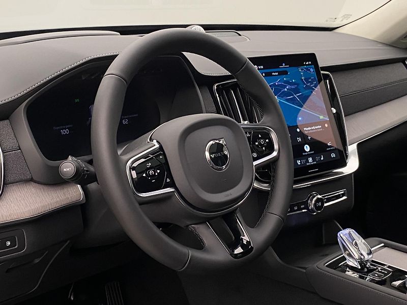 Volvo XC90 (2026) T8 AWD Plug-in DARK ULTRA - fotka 4 z 76