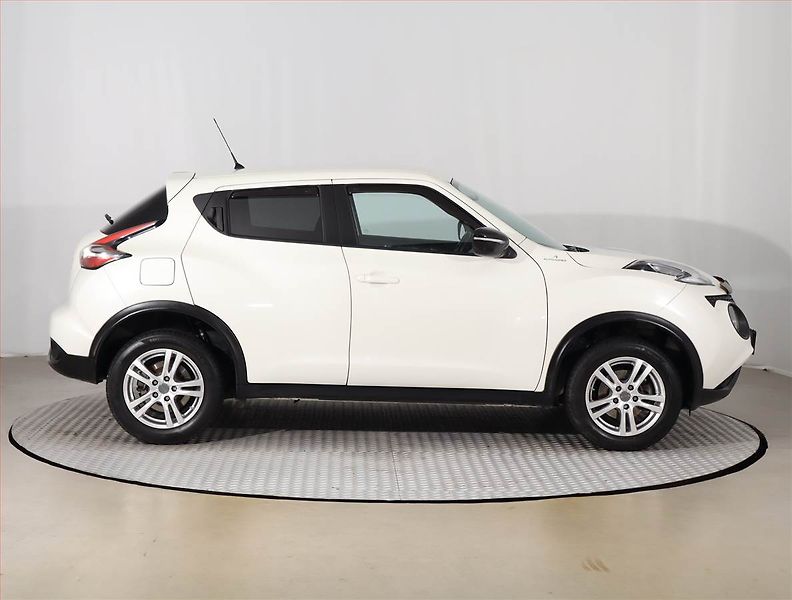 Nissan Juke (2015) 1.2 DIG-T, Navi, Tempomat - fotka 6 z 20