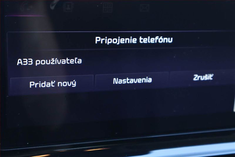 Kia Ceed (2024) Silver 1.5 T-GDI, Serv.kniha - fotka 15 z 19