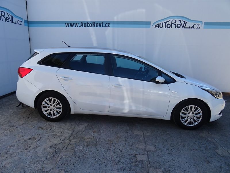 Kia Ceed (2013) 1.6CRDi,94kW,NovéČR,klima - fotka 5 z 21