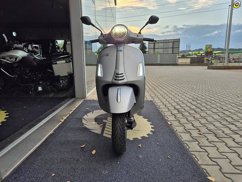 Vespa (2026) GTS 310 Edizione Ottantesimo - fotka 9 z 24