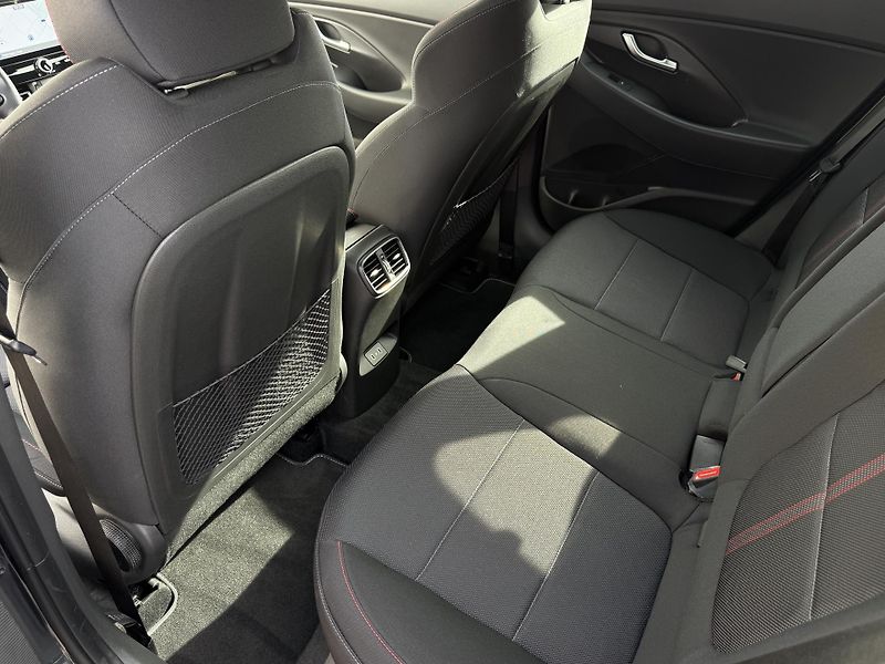 Hyundai i30 1.5 T-GDI 103kW DCT N-Line - fotka 11 z 21