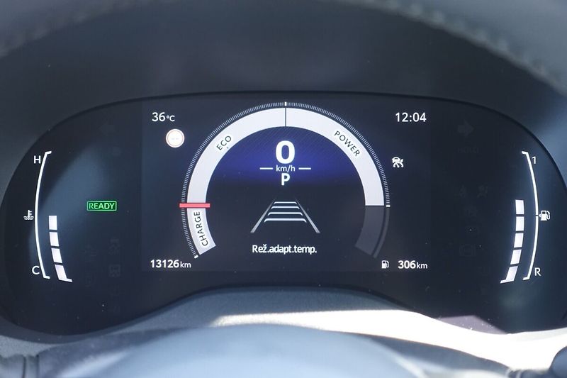Toyota Yaris Cross 1,5 HEV Style - fotka 26 z 33