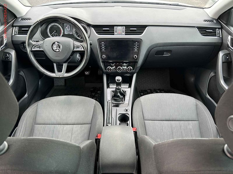 Škoda Octavia (2018) 1.4 TSI, 2.maj,ČR, autoAC - fotka 8 z 19