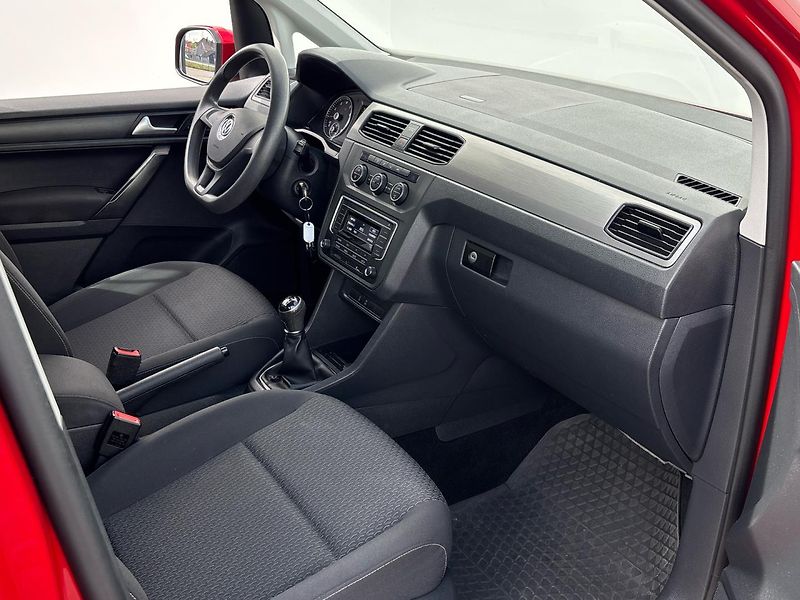 Volkswagen Caddy Trendline - fotka 9 z 25