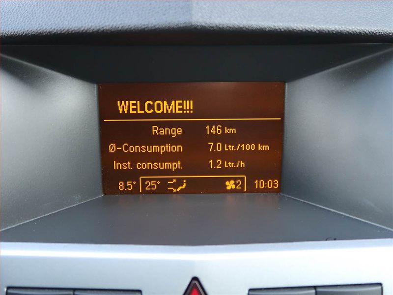Opel Astra (2012) 1.6 16V, Tempomat - fotka 15 z 18