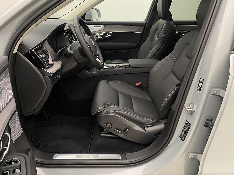 Volvo XC90 (2026) T8 AWD Plug-in BRIGHT ULTRA - fotka 3 z 75