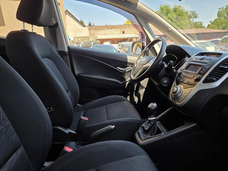 Hyundai ix20 1.6-KLIMA-SENZORY-ISOFIX - fotka 13 z 24