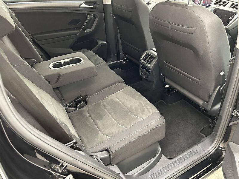 Volkswagen Tiguan Allspace 2.0 TDI 4x4 Elegance - fotka 22 z 27