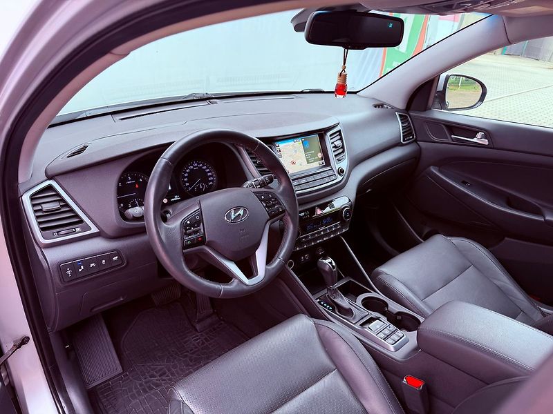 Hyundai Tucson 2.0 CRDi 4x4 Aut. Premium, ČR - fotka 15 z 35