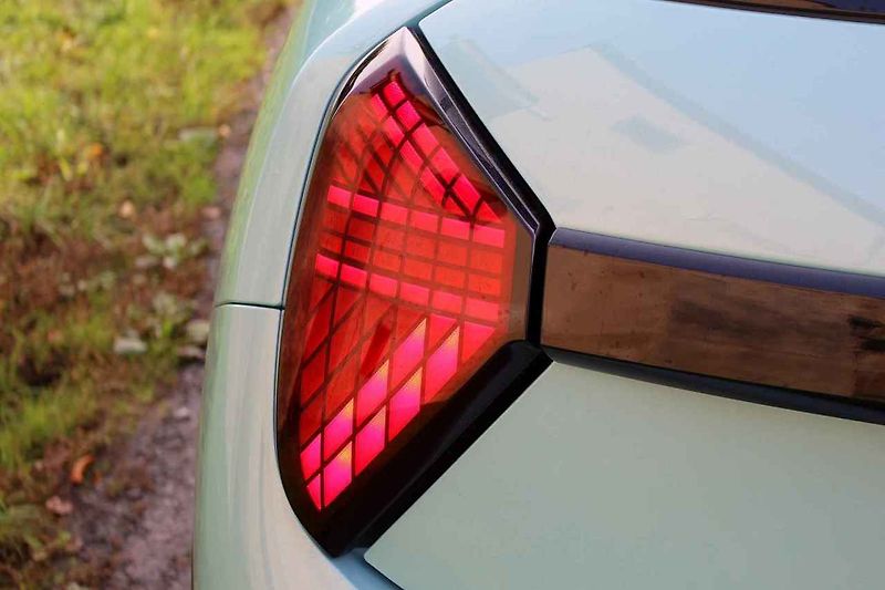 Mini Cooper S stále vyhoví nadšeným řidičům