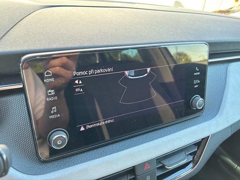Škoda Scala 1.0 TSI 85 kW TOP SELECTION - fotka 15 z 30