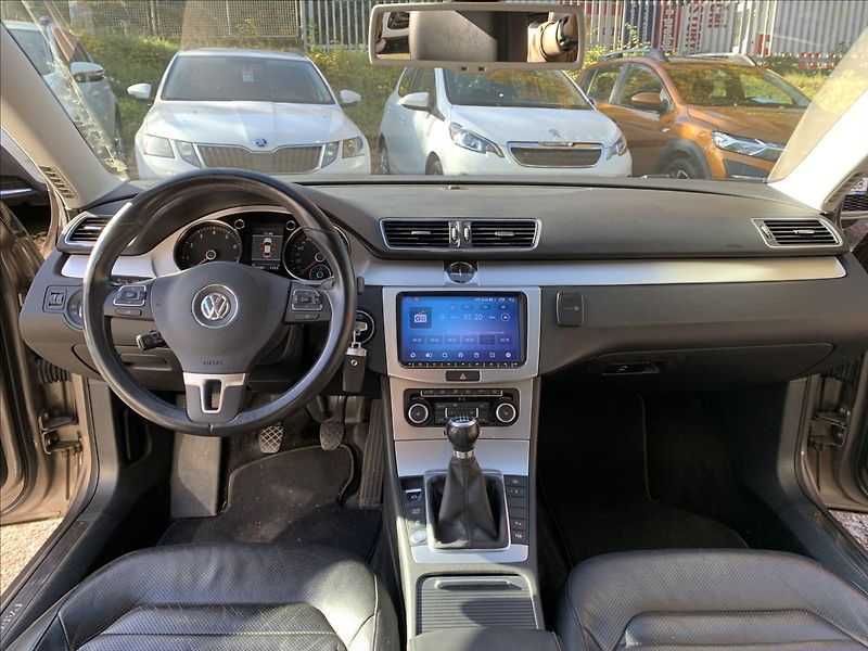 Volkswagen Passat 2,0 TSI HIGHLINE,SERVISKA - fotka 9 z 21