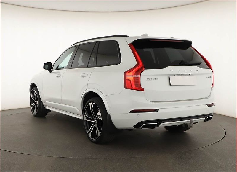 Volvo XC90 (2020) B6 AWD - fotka 4 z 31