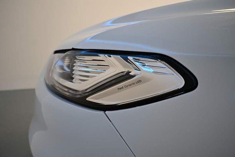 Ford Mondeo (2022) 2.0 140 KW LED ACC SONY Tažné - fotka 31 z 36