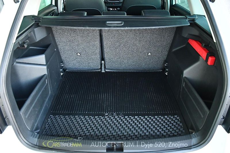Škoda Fabia 1,2TSi DSG 2xALU 61tKM STYLE  - fotka 43 z 48