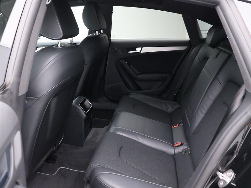 Audi A5 3,0 TDI quattro S-Line 1.Maj - fotka 14 z 36