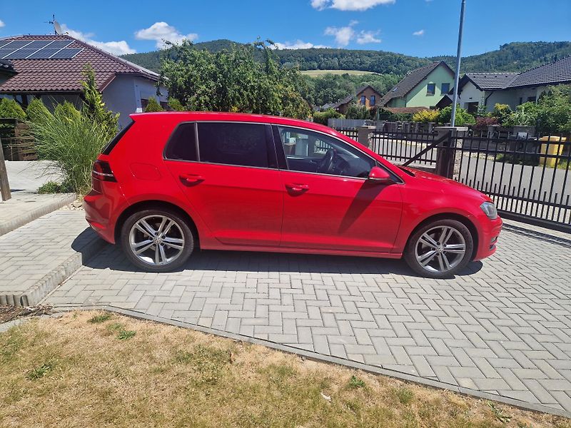 Volkswagen Golf (2017) plný servis - fotka 2 z 15