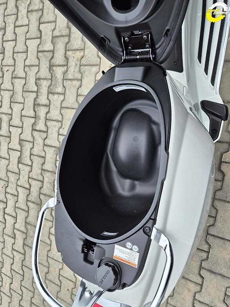 Vespa Primavera 125 3V ABS (2026) E5+ - fotka 15 z 74