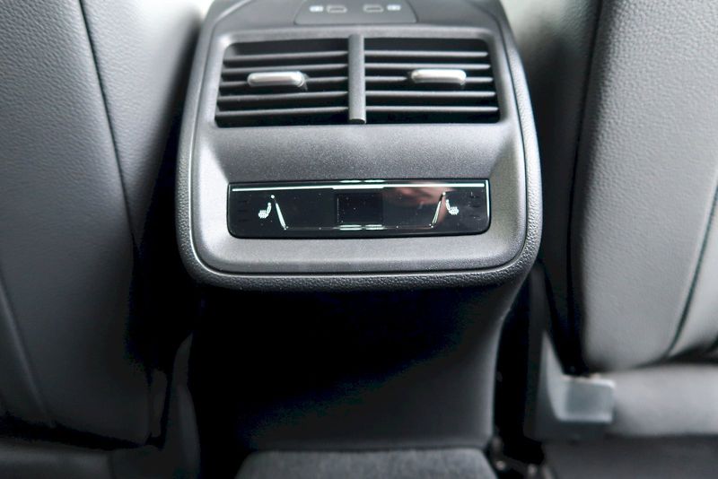 Škoda Superb (2025) Combi SportLine 1,5TSi/150kW D - fotka 16 z 32