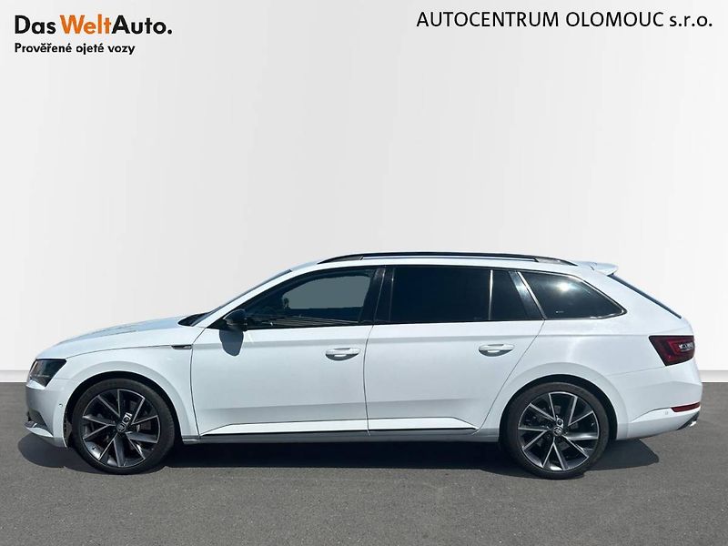 Škoda Superb (2016) kombi 2.0 TSI 6DSG 4x4 SportLi - fotka 30 z 35