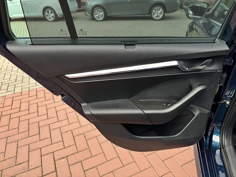 Škoda Octavia (2023) 2.0TDi DSG Ad.LED Webasto - fotka 27 z 50