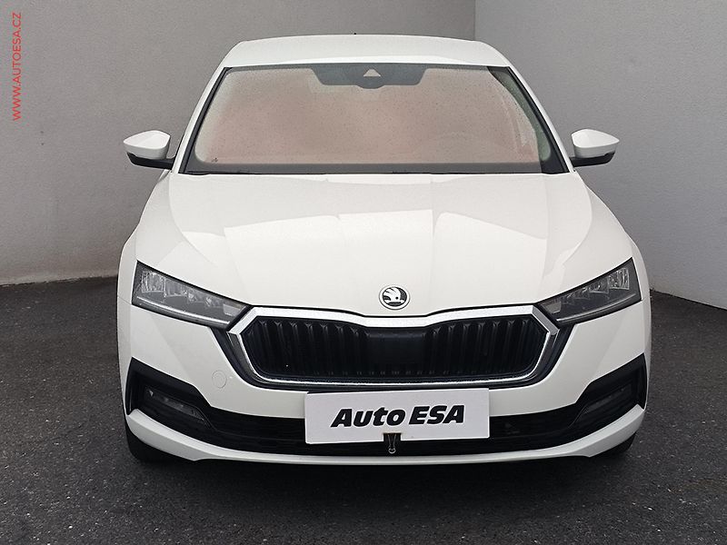 Škoda Octavia (2020) 1.5 TSi, 2.maj,ČR, Ambition - fotka 2 z 26