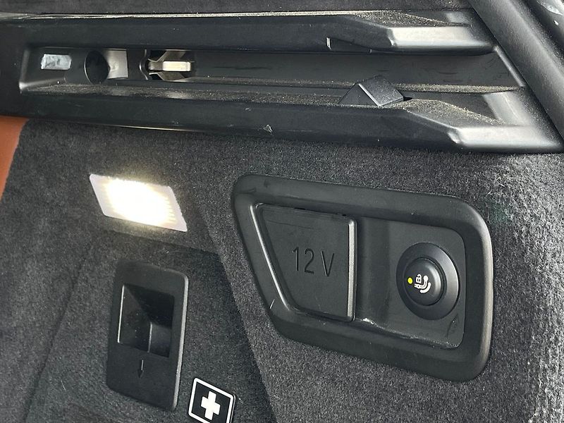 BMW X7 40i M Sport PANO DPH TZ 6 míst - fotka 11 z 26