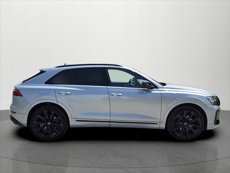 Audi Q8 50 TDI S-LINE 1 MAJ ČR DPH - fotka 8 z 27