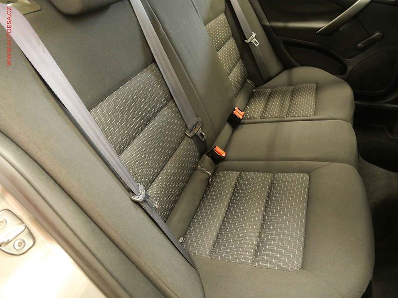Škoda Octavia (2010) 1.2TSI, ČR, AC, STK8/28 - fotka 13 z 18