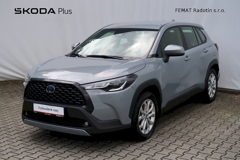 Toyota Corolla Cross (2024) Comfort Business 2,0 Hybrid 4x - fotka 20 z 28