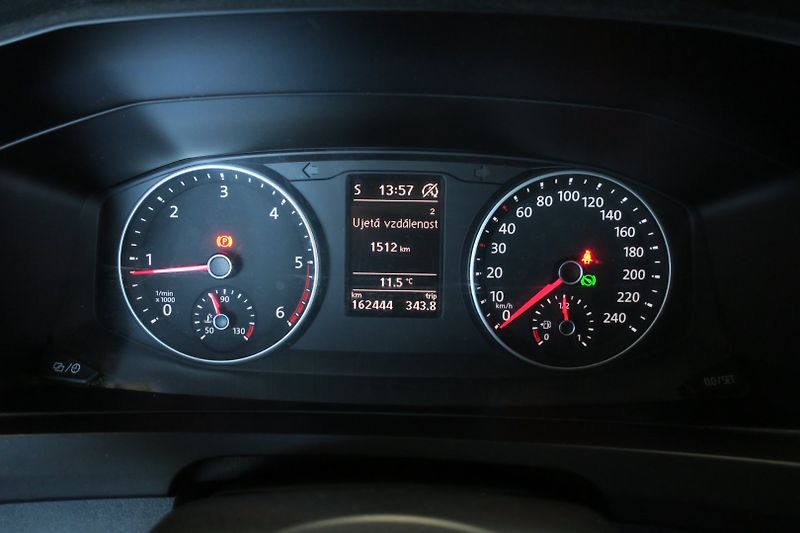 Volkswagen Caravelle (2016) T6 2.0 TDI 110kW Comfort DSG - fotka 20 z 47