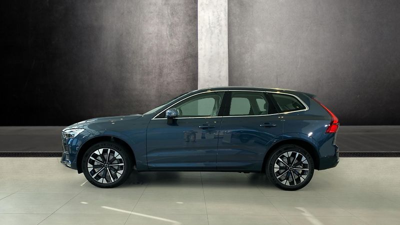 Volvo XC60 (2026) ULTRA BRIGHT, B5 AWD, 184+10 k - fotka 3 z 15