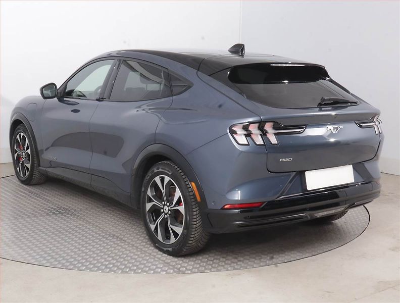 Ford Mustang Mach-E (2021) Standard Range AWD, SoH 94% - fotka 4 z 21