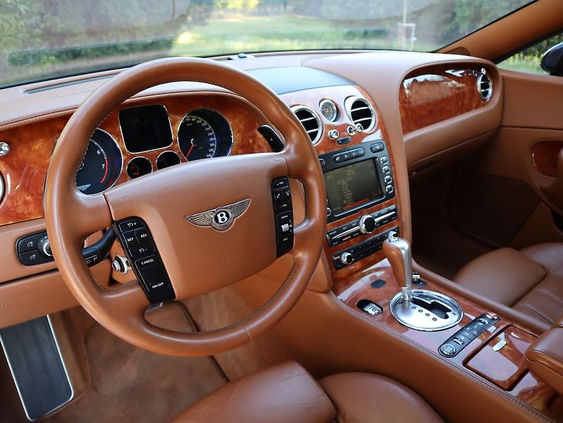 Bentley Continental GT (2004) - fotka 20 z 42