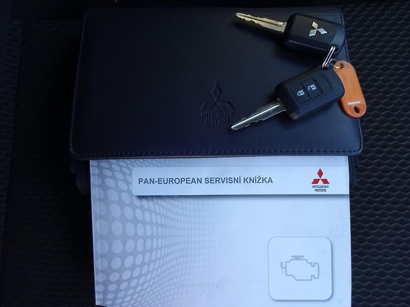 Mitsubishi ASX 1,6 i 85kW - fotka 46 z 52