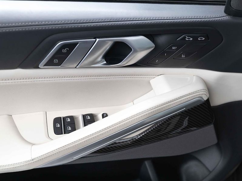 BMW X6 xDrive30d - fotka 17 z 24