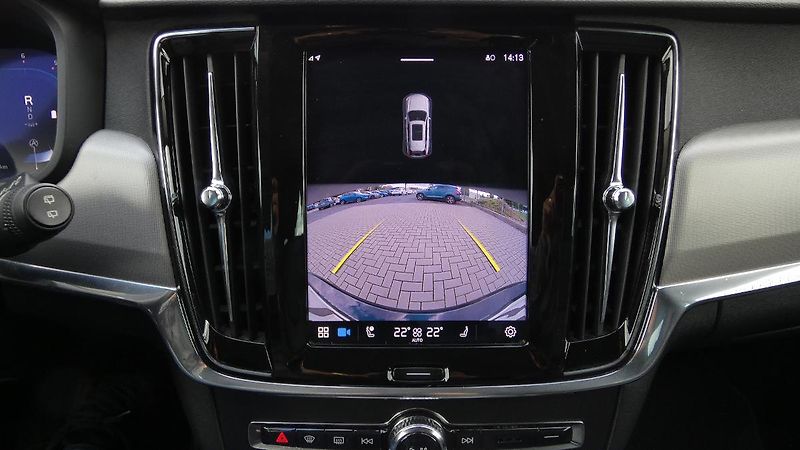 Volvo V90 B4 AWD Diesel Momentum - fotka 16 z 23