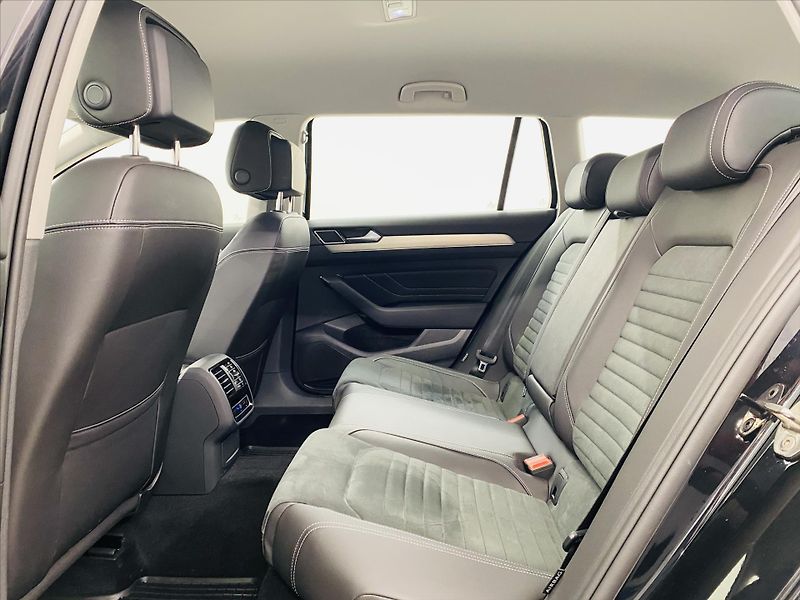 Volkswagen Passat 2,0 TDI 110kW Elegance - fotka 6 z 22