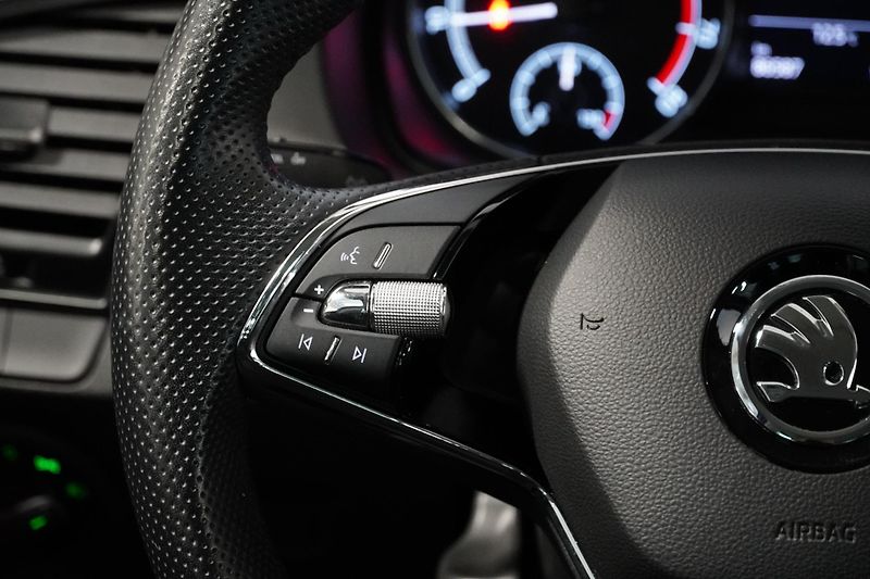 Škoda Fabia 1.0TSI 70kW,DSG,TOUR,ČR,1.MAJ - fotka 20 z 29