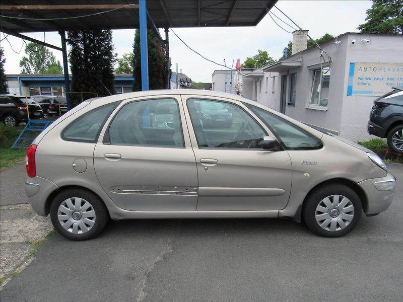 Citroën Xsara Picasso 1,8 85kW - fotka 8 z 24
