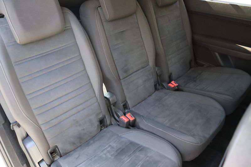 Volkswagen Touran 2.0TDI DSG 110kW - fotka 45 z 50