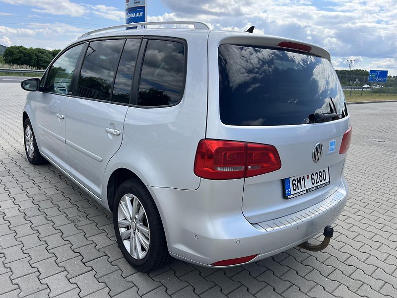 Volkswagen Touran (2012) 1.6 TDi - fotka 7 z 14