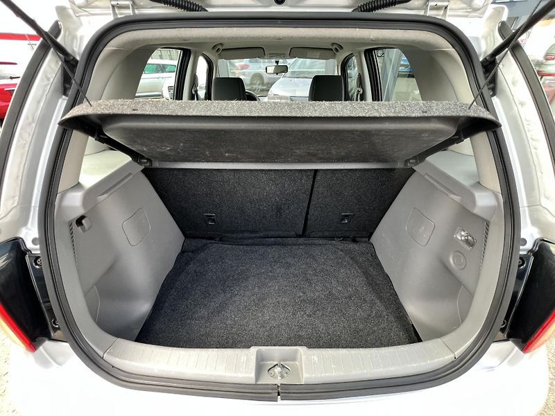 Suzuki SX4 1.6i 4x2 KLIMATIZACE TAŽNÉ - fotka 21 z 33